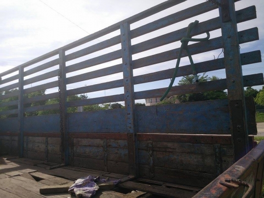 กระบะไม้‬ hino เก่าๆ