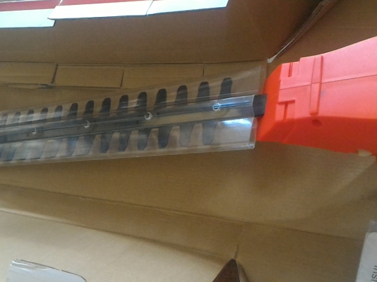 เครื่องตัดเล็มหญ้าหรือกิ่งไม้ Auto Mac แบบพกพาใช่แบตเตอรี่ 18 V.