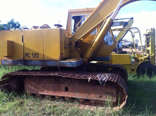 ขายด่วน komatsu pc120-2 ลอเลอร์ 7 ลูก