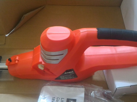 เครื่องตัดเล็มหญ้าหรือกิ่งไม้ Auto Mac แบบพกพาใช่ไฟฟ้า 220 V.