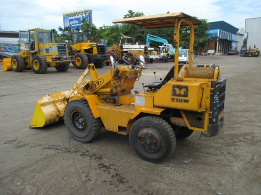 ขายรถตักYANMARขนาด2.5ตันขับ4ล้อ