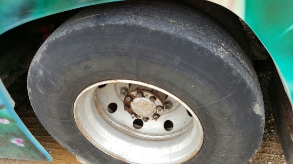 รถทัวร์ ฮีโน่ 6 ล้อ RV531P  320 แรงม้า. ปี 38   สนใจติดต่อ  081 - 6079515