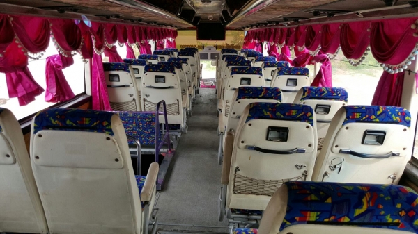 รถทัวร์ ฮีโน่ 6 ล้อ RV531P  320 แรงม้า. ปี 38   สนใจติดต่อ  081 - 6079515