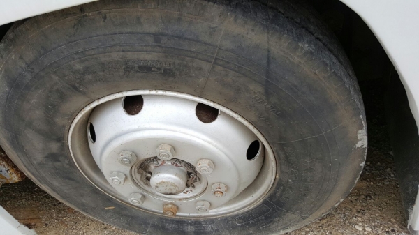 รถทัวร์ ฮีโน่ 6 ล้อ RV531P  320 แรงม้า. ปี 38   สนใจติดต่อ  081 - 6079515