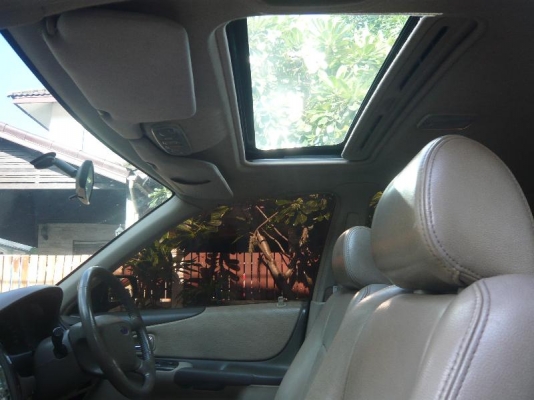 Ford Laser Tierra 1.8 Ghia Auto SunRoof ปี2006 Ford Laser Tierra 1.8 Ghia Auto SunRoof ปี2006