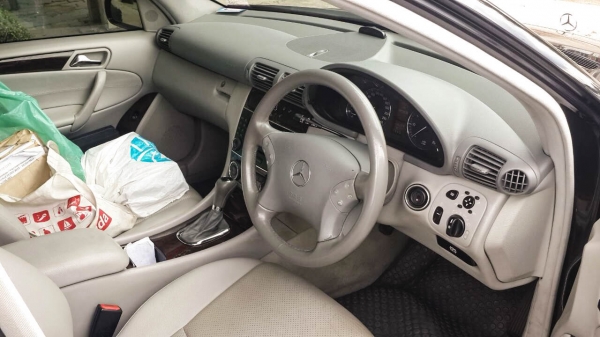 ขาย Mercedes-Benz C180 Kompressor W203 (ปี2005) Elegance 1.8 Sedan ขาย Mercedes-Benz C180 Kompressor W203 (ปี2005) Elegance 1.8 Sedan