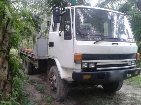 รถอีซูซุ 10 ล้อ จัมโบ้. ท้ายลาด  เปลื่ยนเครื่อง 210 แรงม้า.    สนใจติดต่อ  081 - 6079515