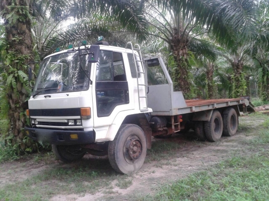 รถอีซูซุ 10 ล้อ จัมโบ้. ท้ายลาด  เปลื่ยนเครื่อง 210 แรงม้า.    สนใจติดต่อ  081 - 6079515