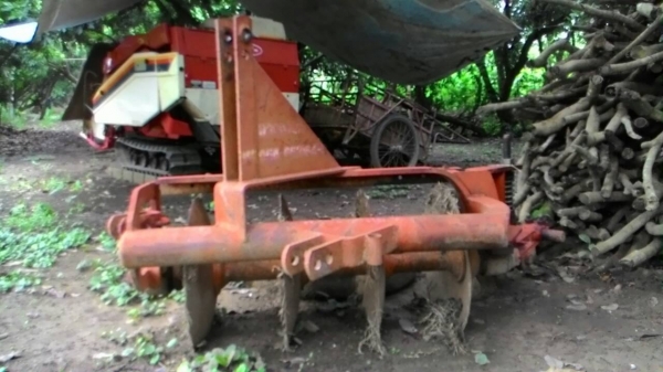ขายผานพรวนสำหรับรถไถเล็ก  18&#039;&#039; x 4  ( ใบผานกว้าง 18 นิ้ว มี 4 ใบ )