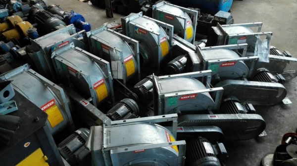 **เหลือ 6 ตัว!!**เหมาตัวละ 4,000..โบวเวอร์ KRUGER 3/4 HP. 380V. สภาพใหม่เกินบรรยาย 99\% มี 10 ตัว.โทร 089-2499-123 นครปฐม