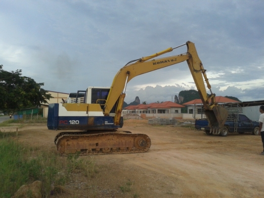 โคมัสุ  PC 120 - 5   สภาพสวยมาก ระบบไฟเต็ม พร้อมใช้งานเลย