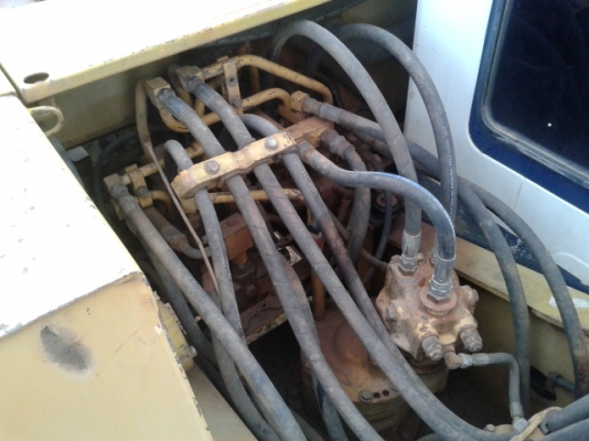 โคมัสุ  PC 120 - 5   สภาพสวยมาก ระบบไฟเต็ม พร้อมใช้งานเลย