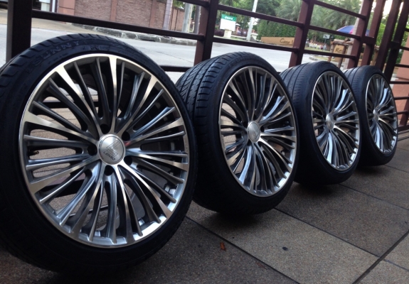 ล้อ Lenso ขอบ18 พร้อมยางปี13 ดอกเต็ม