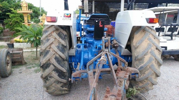 ขายด่วน รถไถฟอร์ด 5000 ขายด่วน รถไถฟอร์ด 5000