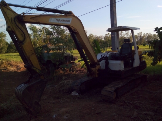 ขายค่ะรถแบคโฮบี50 ยันม่าราคา 230,000 บาทค่ะ