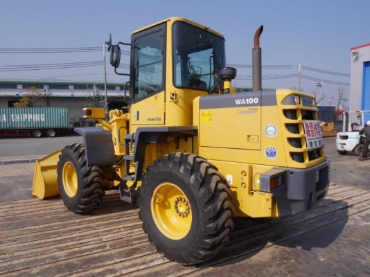 KOMATSU WA100-3 นำเข้าจากญี่ปุ่นครับ สวยๆ 090-986-2521 อ๊อบ KOMATSU WA100-3 นำเข้าจากญี่ปุ่นครับ สวยๆ 090-986-2521 อ๊อบ