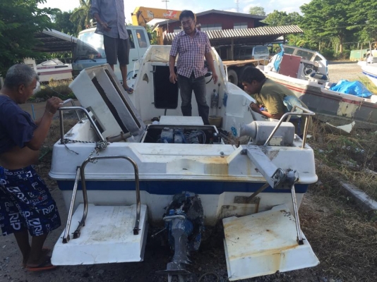 ขายเรือ 20 ฟุตเครื่องยนต์ดีเซล เครื่องใช้งานได้เลยมีคลิปคับ