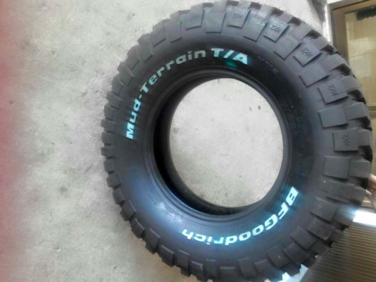 BF Goodrich KM2 ขนาด 255 80 r17 Mud-Terrainหน้าแคบ ขอบ17 BF Goodrich KM2 ขนาด 255 80 r17 Mud-Terrainหน้าแคบ ขอบ17