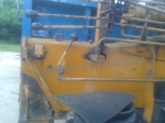 รถบรรทุก ISUZU 6 ล้อ  ติดเครน  175 แรงม้า เครน 4.5 ตัน น็อต 8 ตัว กระบะยาว 6 เมตร