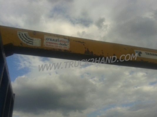 รถบรรทุก ISUZU 6 ล้อ  ติดเครน  175 แรงม้า เครน 4.5 ตัน น็อต 8 ตัว กระบะยาว 6 เมตร