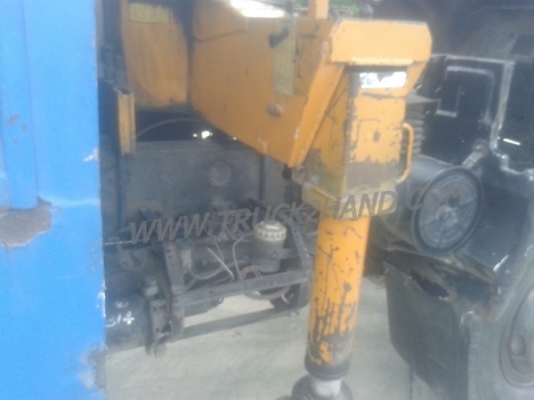 รถบรรทุก ISUZU 6 ล้อ  ติดเครน  175 แรงม้า เครน 4.5 ตัน น็อต 8 ตัว กระบะยาว 6 เมตร