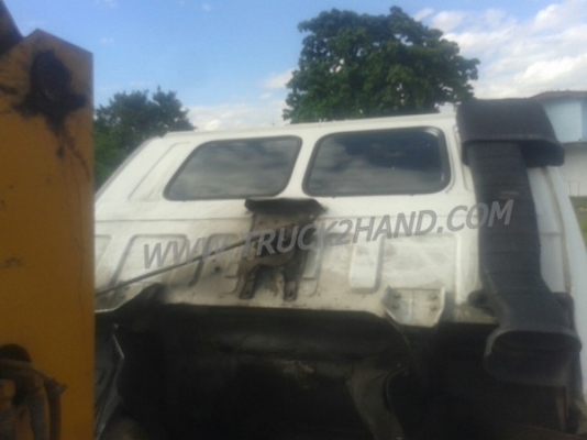 รถบรรทุก ISUZU 6 ล้อ  ติดเครน  175 แรงม้า เครน 4.5 ตัน น็อต 8 ตัว กระบะยาว 6 เมตร