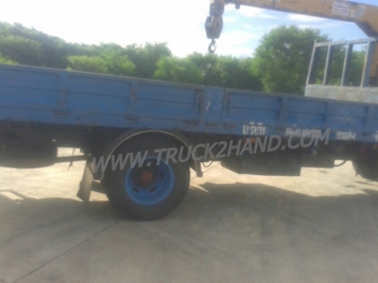 รถบรรทุก ISUZU 6 ล้อ  ติดเครน  175 แรงม้า เครน 4.5 ตัน น็อต 8 ตัว กระบะยาว 6 เมตร