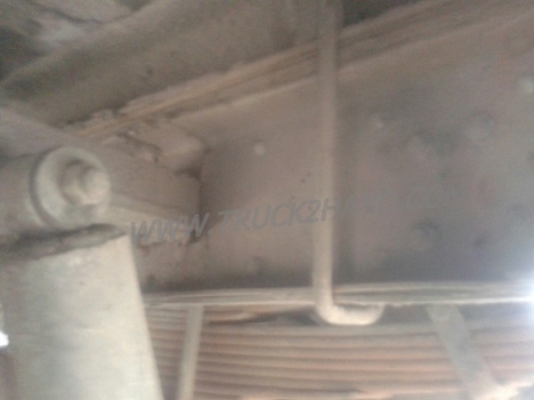 รถบรรทุก ISUZU 6 ล้อ  ติดเครน  175 แรงม้า เครน 4.5 ตัน น็อต 8 ตัว กระบะยาว 6 เมตร