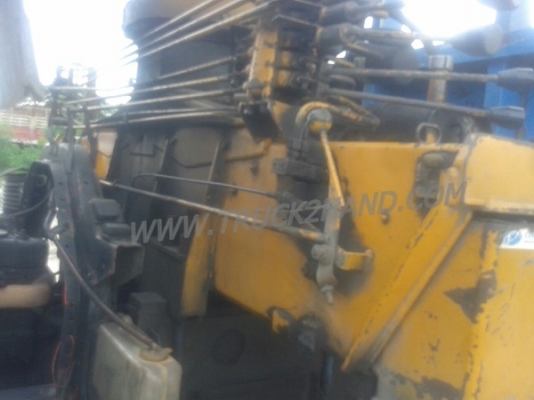 รถบรรทุก ISUZU 6 ล้อ  ติดเครน  175 แรงม้า เครน 4.5 ตัน น็อต 8 ตัว กระบะยาว 6 เมตร