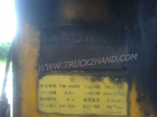 รถบรรทุก ISUZU 6 ล้อ  ติดเครน  175 แรงม้า เครน 4.5 ตัน น็อต 8 ตัว กระบะยาว 6 เมตร