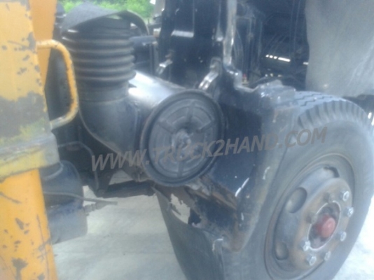 รถบรรทุก ISUZU 6 ล้อ  ติดเครน  175 แรงม้า เครน 4.5 ตัน น็อต 8 ตัว กระบะยาว 6 เมตร