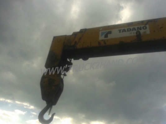 รถบรรทุก ISUZU 6 ล้อ  ติดเครน  175 แรงม้า เครน 4.5 ตัน น็อต 8 ตัว กระบะยาว 6 เมตร