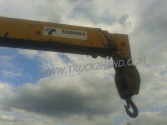 รถบรรทุก ISUZU 6 ล้อ  ติดเครน  175 แรงม้า เครน 4.5 ตัน น็อต 8 ตัว กระบะยาว 6 เมตร