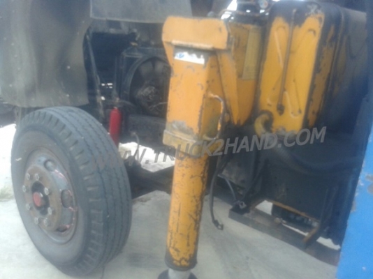 รถบรรทุก ISUZU 6 ล้อ  ติดเครน  175 แรงม้า เครน 4.5 ตัน น็อต 8 ตัว กระบะยาว 6 เมตร