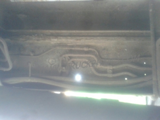 รถบรรทุก ISUZU 6 ล้อ  ติดเครน  175 แรงม้า เครน 4.5 ตัน น็อต 8 ตัว กระบะยาว 6 เมตร