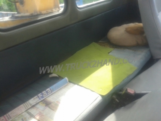 รถบรรทุก ISUZU 6 ล้อ  ติดเครน  175 แรงม้า เครน 4.5 ตัน น็อต 8 ตัว กระบะยาว 6 เมตร