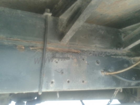 รถบรรทุก ISUZU 6 ล้อ  ติดเครน  175 แรงม้า เครน 4.5 ตัน น็อต 8 ตัว กระบะยาว 6 เมตร