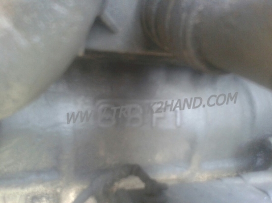 รถบรรทุก ISUZU 6 ล้อ  ติดเครน  175 แรงม้า เครน 4.5 ตัน น็อต 8 ตัว กระบะยาว 6 เมตร