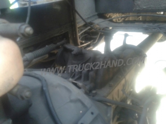 รถบรรทุก ISUZU 6 ล้อ  ติดเครน  175 แรงม้า เครน 4.5 ตัน น็อต 8 ตัว กระบะยาว 6 เมตร