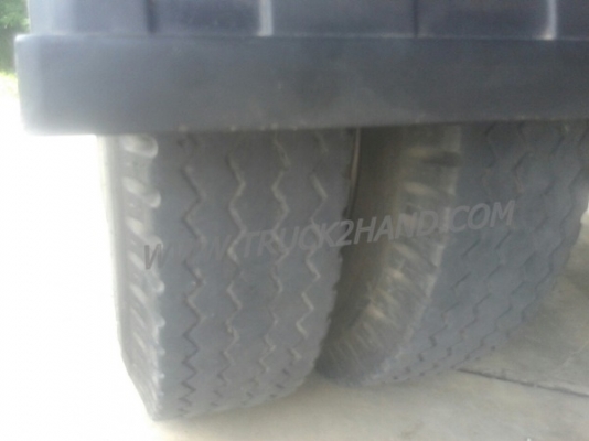 รถบรรทุก ISUZU 6 ล้อ  ติดเครน  175 แรงม้า เครน 4.5 ตัน น็อต 8 ตัว กระบะยาว 6 เมตร