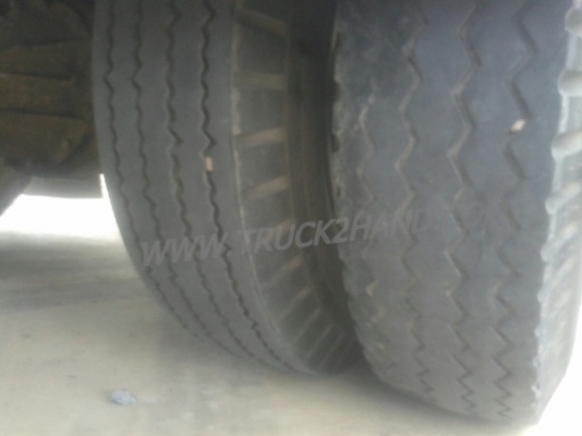 รถบรรทุก ISUZU 6 ล้อ  ติดเครน  175 แรงม้า เครน 4.5 ตัน น็อต 8 ตัว กระบะยาว 6 เมตร