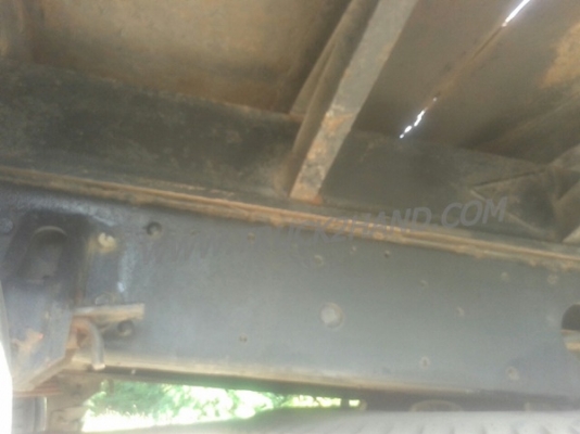 รถบรรทุก ISUZU 6 ล้อ  ติดเครน  175 แรงม้า เครน 4.5 ตัน น็อต 8 ตัว กระบะยาว 6 เมตร