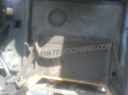 รถบรรทุก ISUZU 6 ล้อ  ติดเครน  175 แรงม้า เครน 4.5 ตัน น็อต 8 ตัว กระบะยาว 6 เมตร