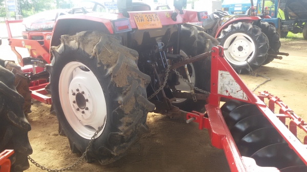 ขายครับรถไถยันม้า453แรงสองเพลา ราคา255000บาท  รถสวยมากเดิมๆ มีผาน6หนึ่งอันอยู่ วังบัว อ คลองขลุง จ กำแพงเพชรสนใจโทร 0813655997 อำพรพาเจริญราคาคุยกันได้อีกนะครับ