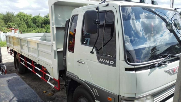 หกล้อมือสอง, Hino สิงไฮเทค ปี 95 FF3H/ 195 แรง สะเป็ค ยาว 7 เมตร กว้าง 2.5 เมตร