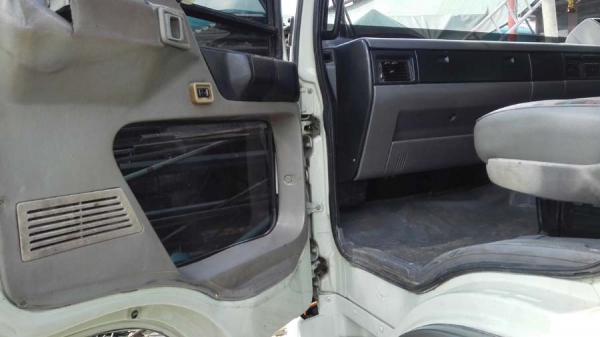 หกล้อมือสอง, Hino สิงไฮเทค ปี 95 FF3H/ 195 แรง สะเป็ค ยาว 7 เมตร กว้าง 2.5 เมตร