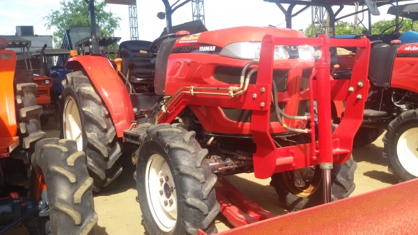 ายครับรถไถยันม้า39แรงสองเพลา ตัวใหม่ล้าสุดยังไม่ได้ล้างพร้อมทะเบียน ราคา295000บาท  รถสวยมากเดิมๆ ยังไม่ได้ล้างมีไบมีดหน้าและโลตาลี่หนึ่งอันอยู่ วังบัว อ คลองขลุง จ กำแพงเพชรสนใจโทร 0813655997 อำพรพาเจริญราคาคุยกันได้อีกนะครัย