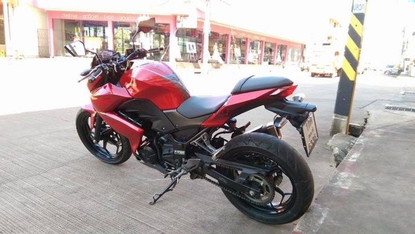 ขายคับ KAWASAKI Z250 ปี2013 เดิมๆ สีสวย ทะเบียนพร้อมโอนไม่ขาดต่อคับ เครื่องดี ยางหน้าหลังยังเต็ม รถวิ่งมา2xxxx ราคา 89500 บาท สนใจติดต่อ 081-0578282 คับ ส่งได้ทั่วไทยคับ สนใจติดต่อ 081-0578282 FACEBOOK ชาญณรงค์ ป๊อป ชัยอมฤต ไอดีไลน์ POPBIGBIKESAKON คับ สน