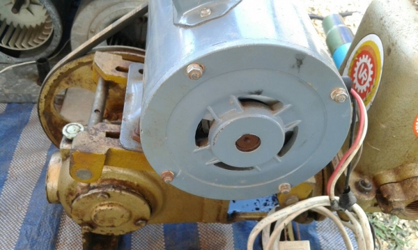 ปั้มชักมอเตอร์ 1/2 แรงพร้อมใช้ ปั้มชักมอเตอร์ 1/2 แรงพร้อมใช้