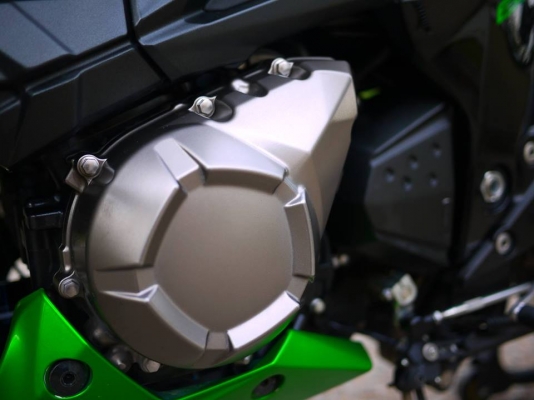 ขาย Kawazaki Z800 ปี 2015 โฉมใหม่ล่าสุด พร้อมทะเบียนแท้ รถสวยมากสภาพใหม่กริ๊ป